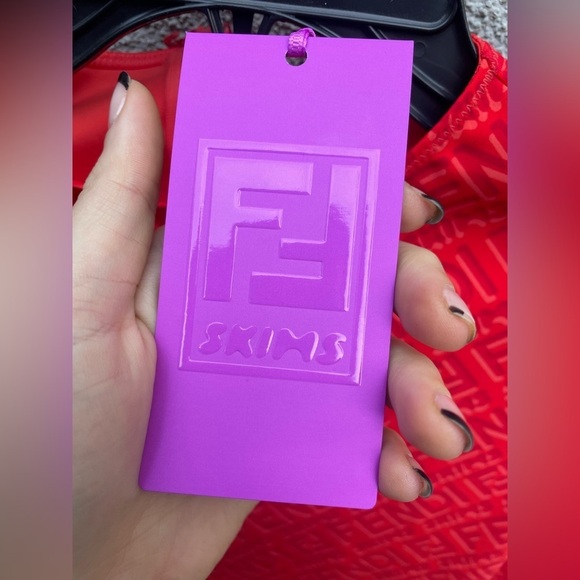 Fendi X Skims Sleeveless Mid Thigh Bodysuit In Georgia New with Tags! - Picture 8 of 13